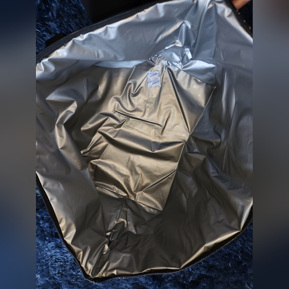 Like new Thirty one hot cold duffle bag - Picture 7 of 7